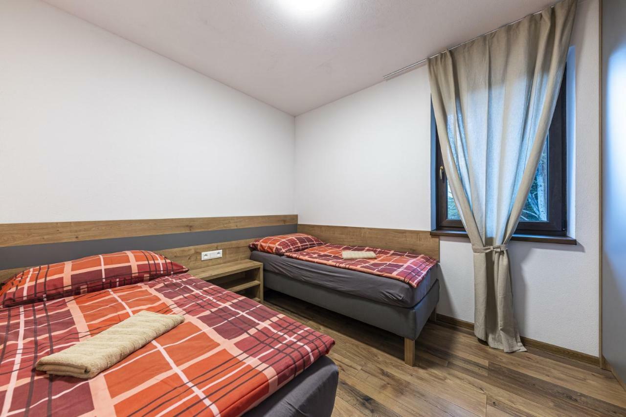 Отель Apartmanovy Dom Poludnica - Chopok Juh Тале Экстерьер фото