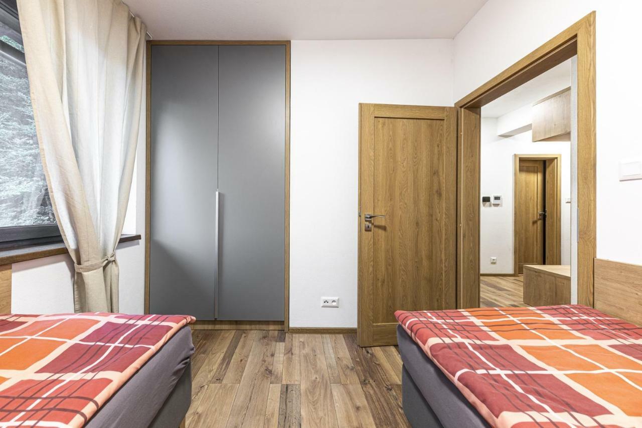 Отель Apartmanovy Dom Poludnica - Chopok Juh Тале Экстерьер фото